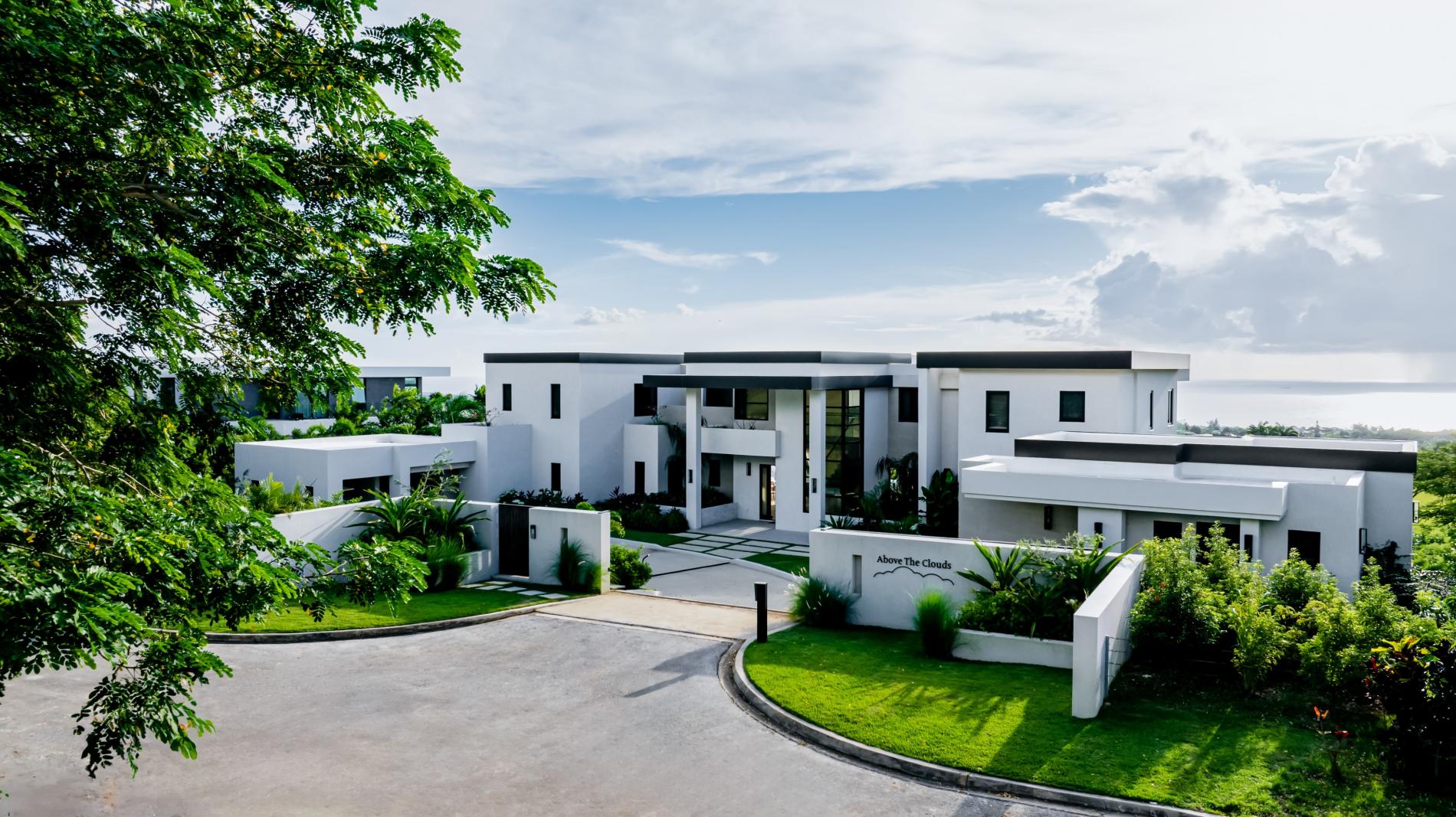 Above the Clouds property photo 2