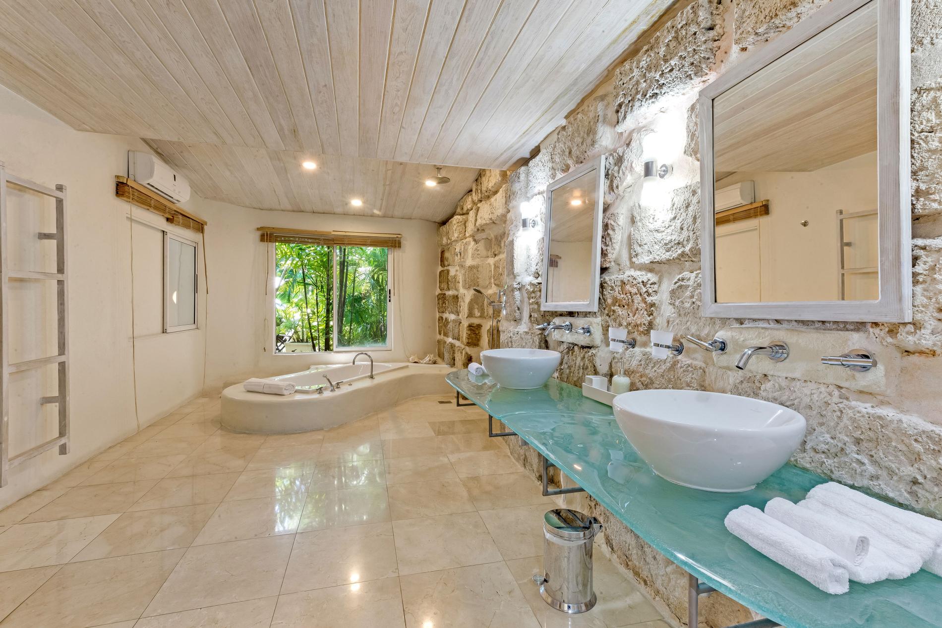 Landmark House and Cottages property photo 11